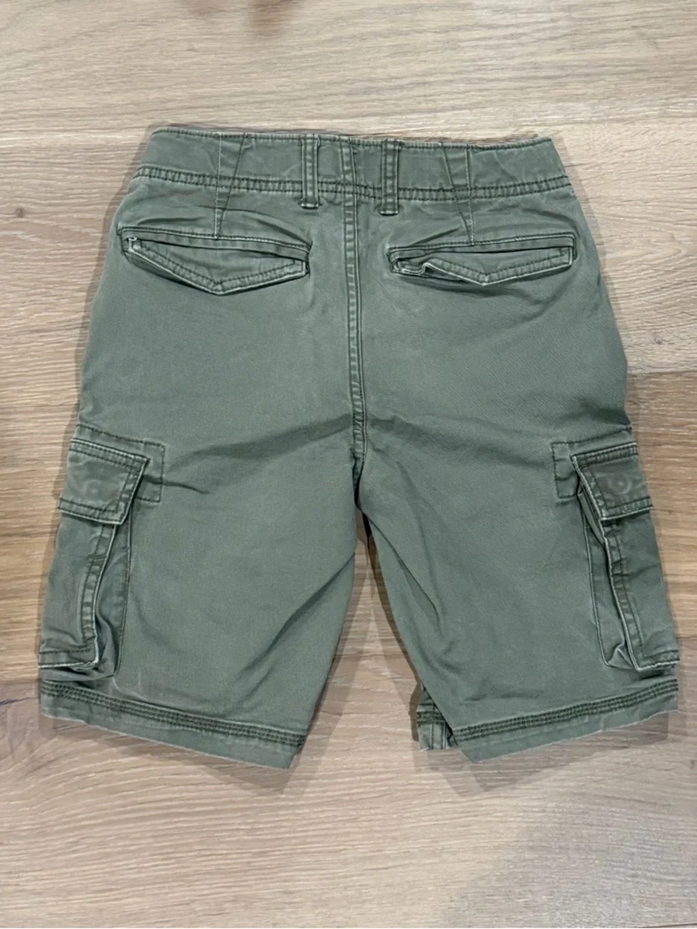 Gap boys cotton cargo shorts, army green, size 8